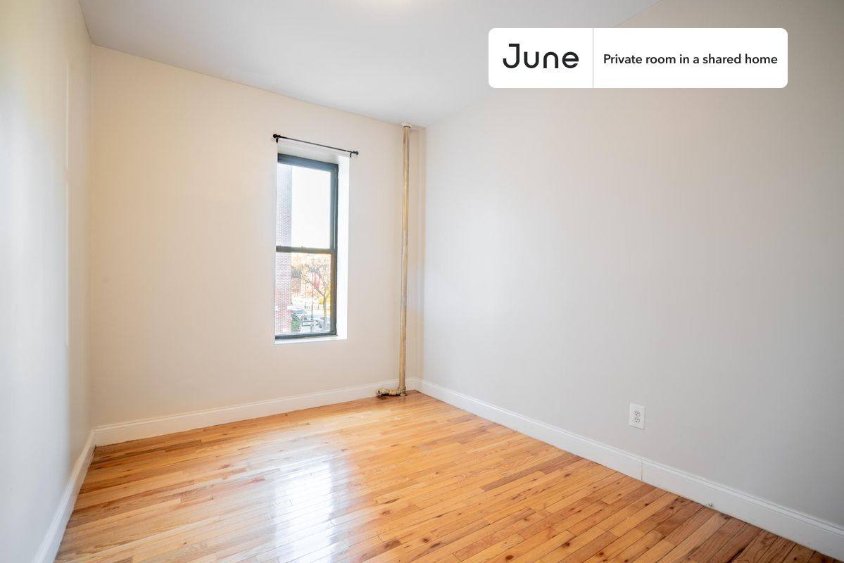 Apartment for rent at 81 W 124th St, New York, NY 10027