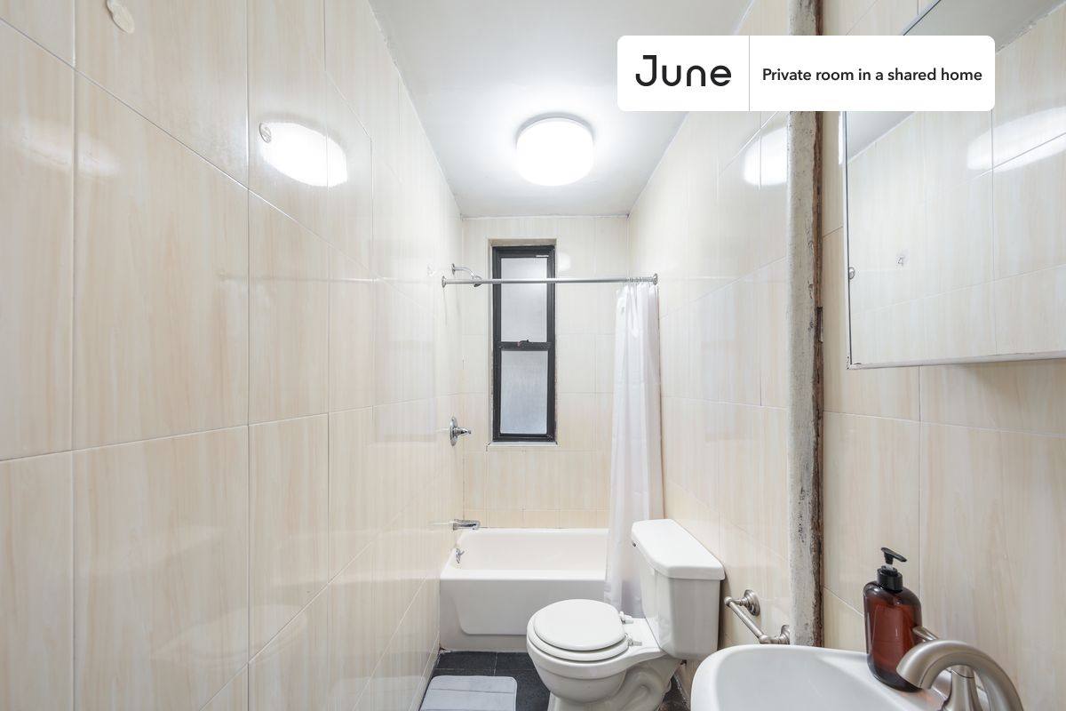 Apartment for rent at 225 W 109th St, New York, NY 10025