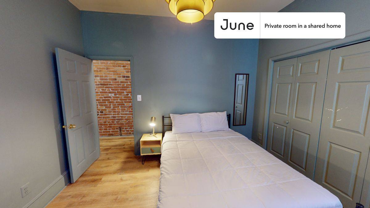Apartment for rent at 1227 Harvard St NW, Washington, DC 20009