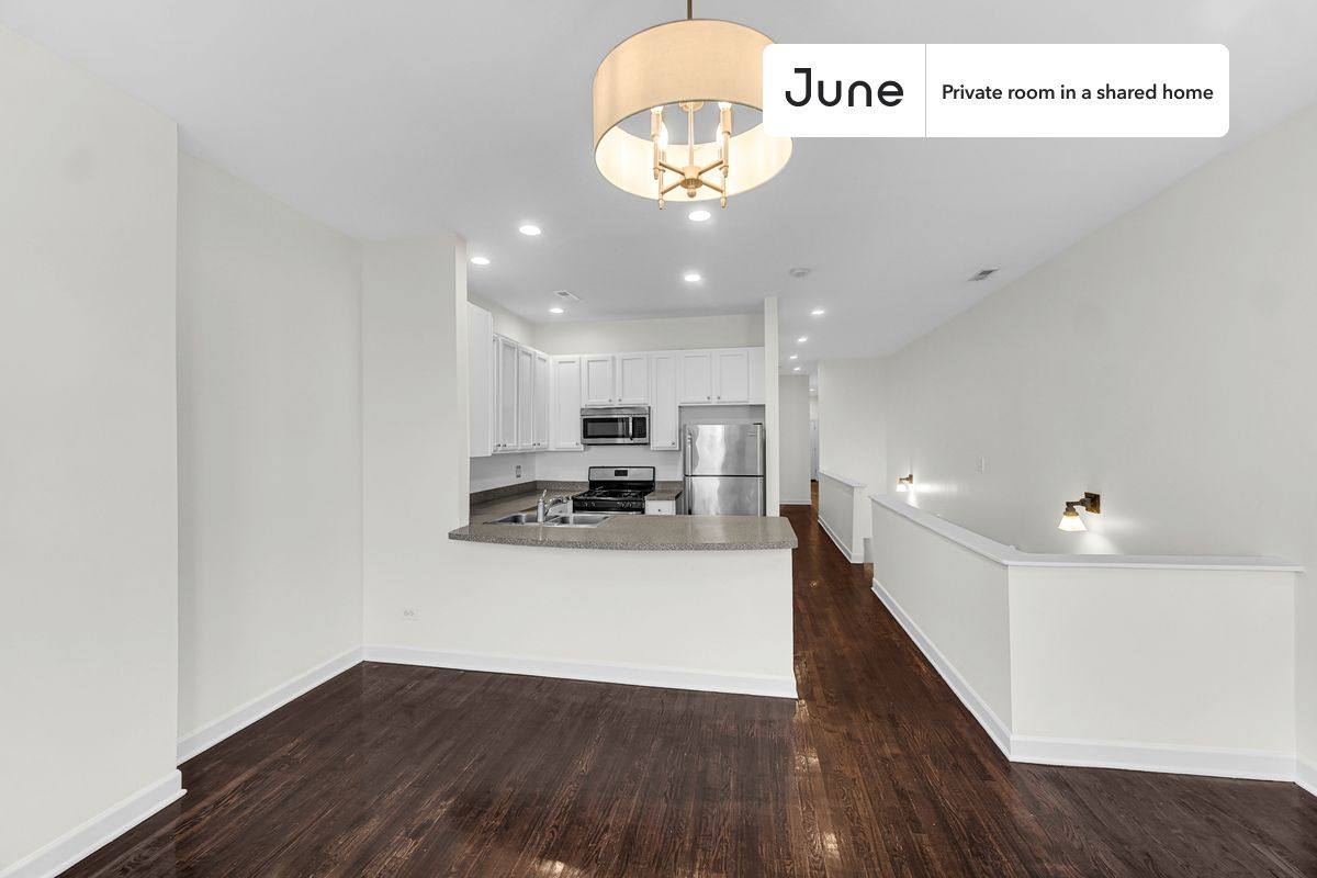 Apartment for rent at 20 S Seeley Ave #C, Chicago, IL 60612