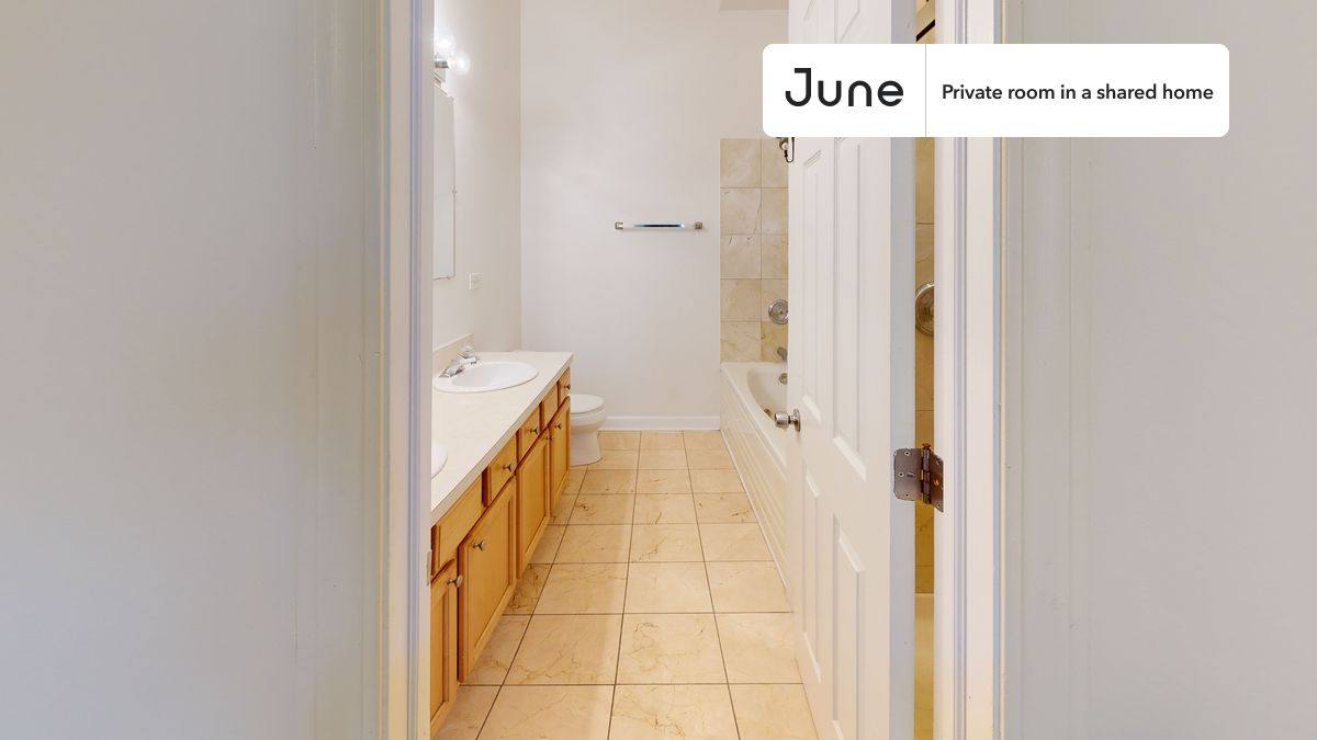 Apartment for rent at 20 S Seeley Ave #C, Chicago, IL 60612