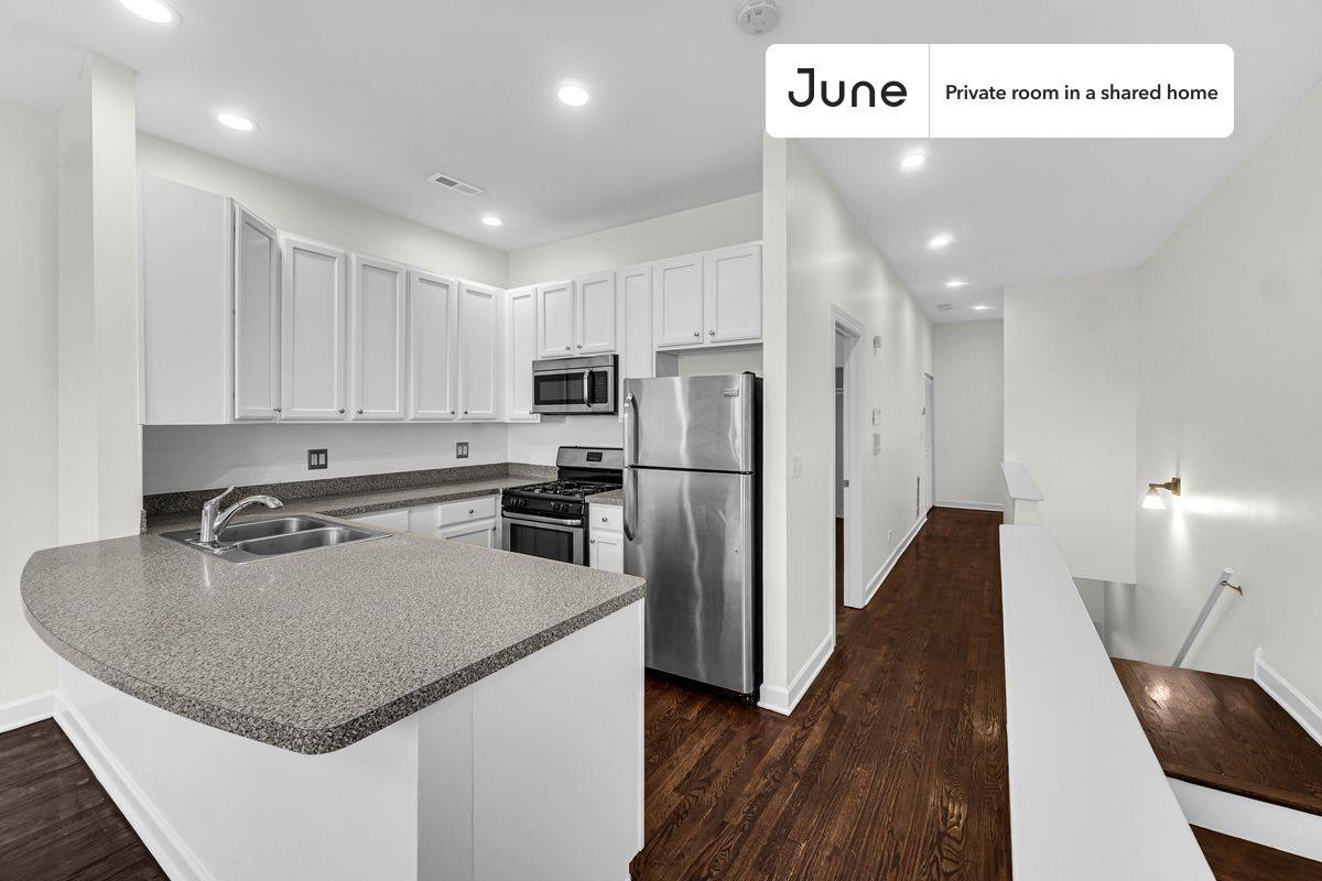 Apartment for rent at 20 S Seeley Ave #C, Chicago, IL 60612