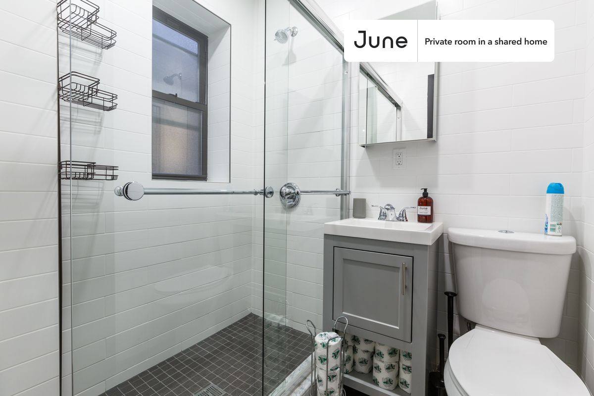 Apartment for rent at 944 Columbus Ave #B, New York, NY 10025