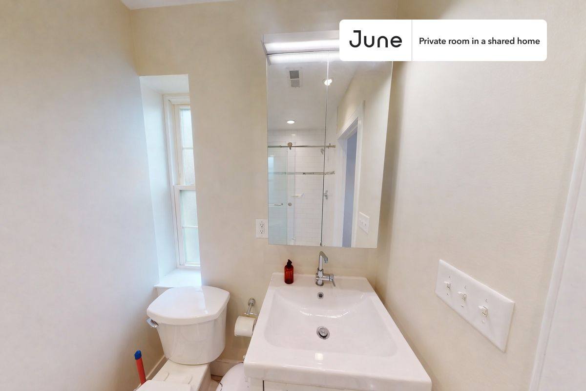 Apartment for rent at 1845 Burke St #A, Washington, DC 20003