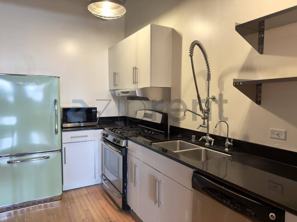 Apartment for rent at 500 Molino St #208, Los Angeles, CA 90013
