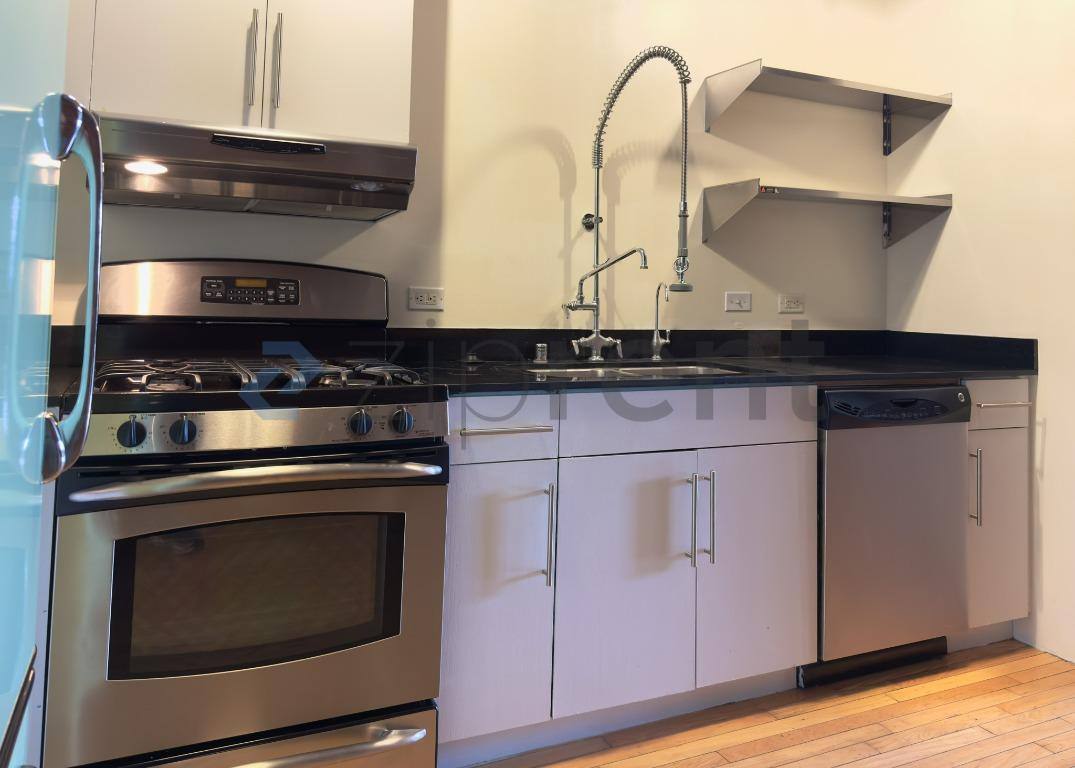 Apartment for rent at 500 Molino St #208, Los Angeles, CA 90013