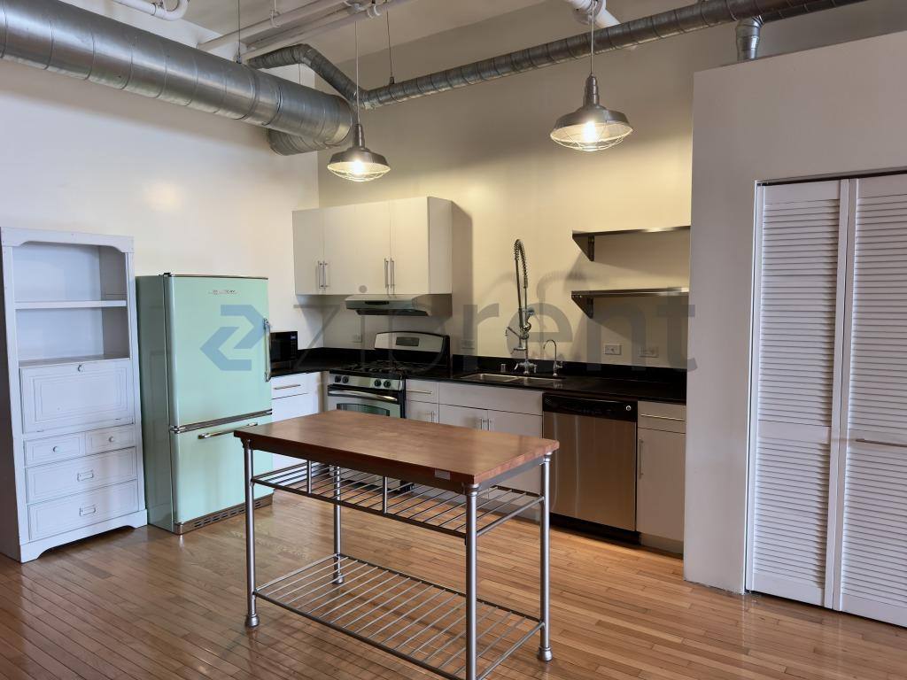 Apartment for rent at 500 Molino St #208, Los Angeles, CA 90013