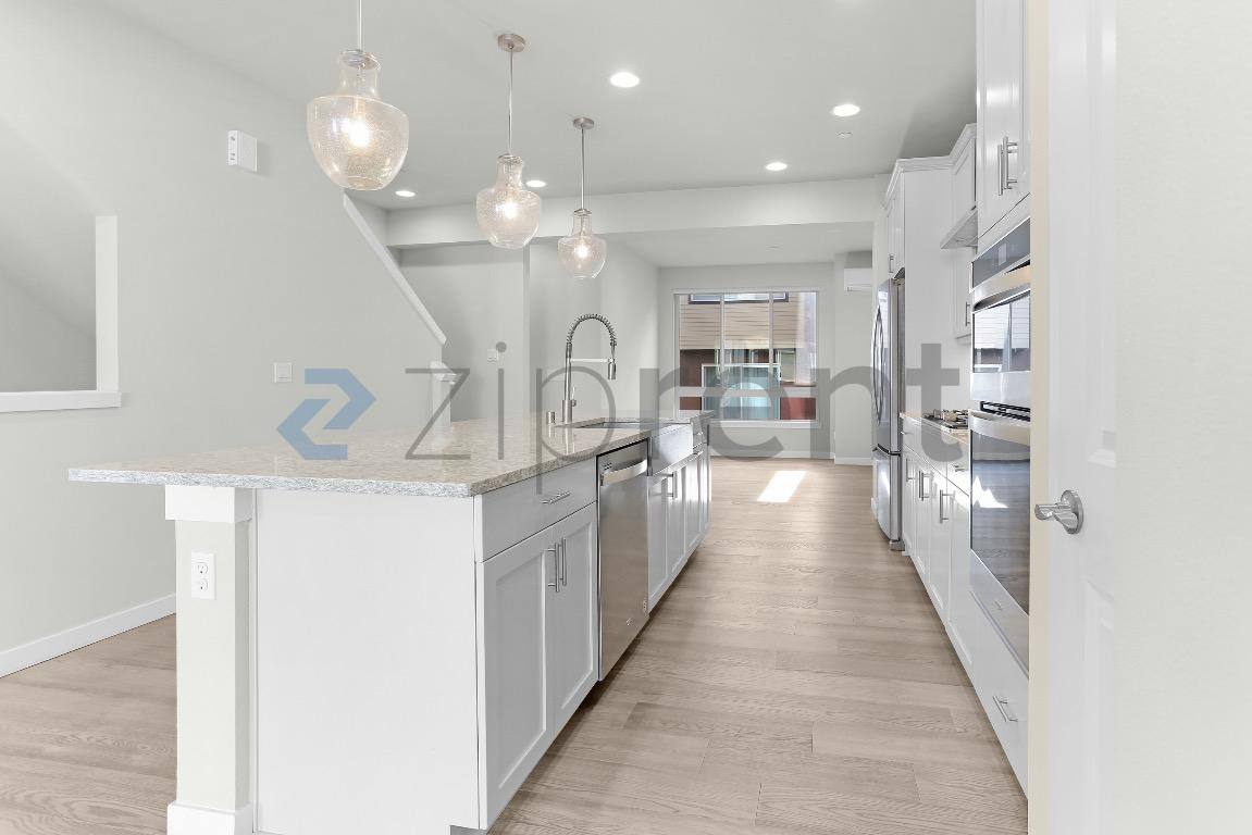 Townhouse for rent at 23627 5th Ave SE #C, Bothell, WA 98021