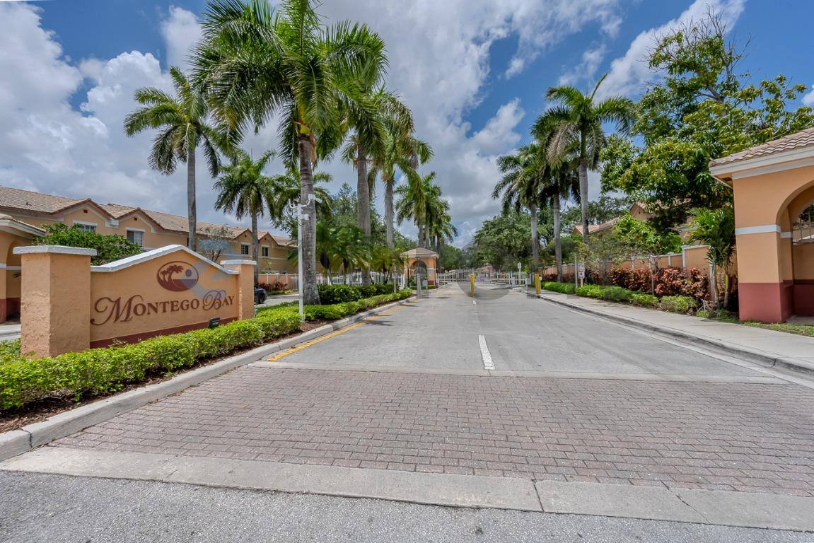 Townhouse for rent at 8572 SW 23rd Court, Hollywood, FL 33025