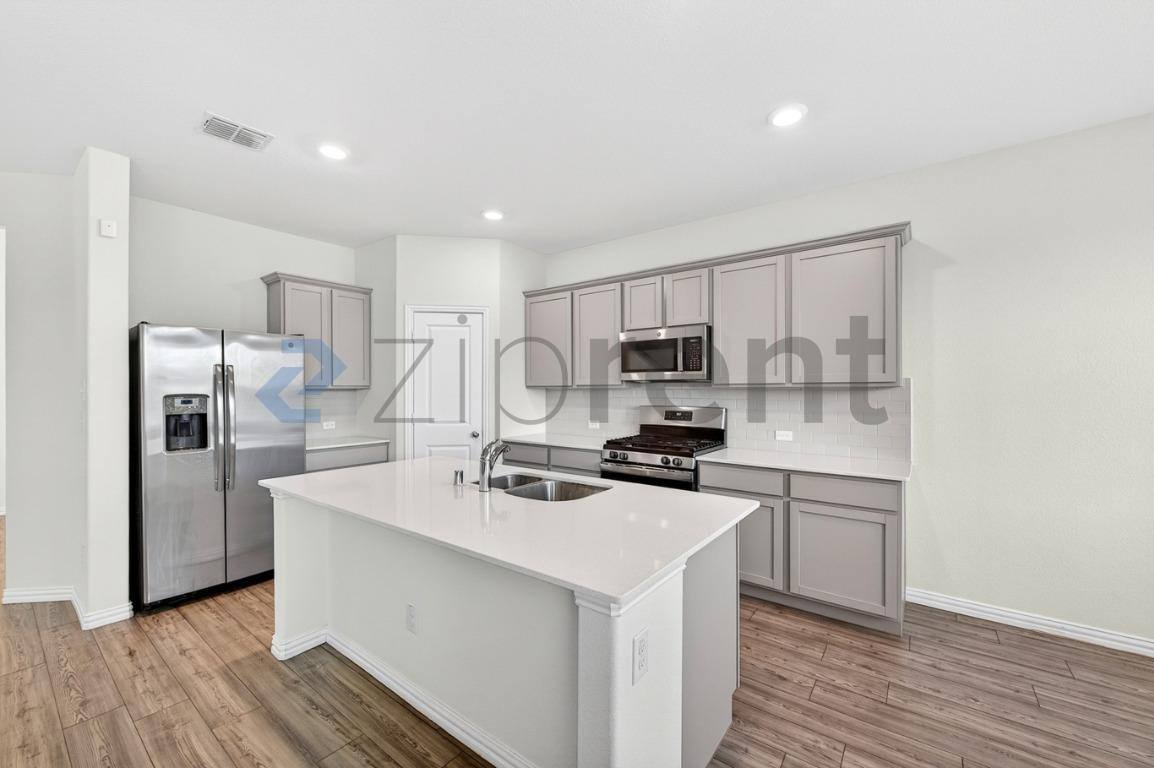 House for rent at 2130 Clarion Dr, Forney, TX 75126