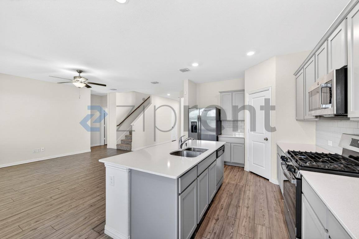 House for rent at 2130 Clarion Dr, Forney, TX 75126