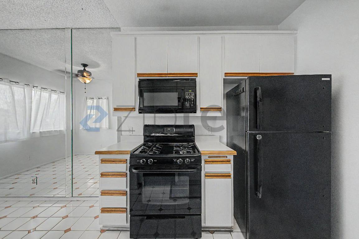 Apartment for rent at 158 Maegan Place #6, Thousand Oaks, CA 91362