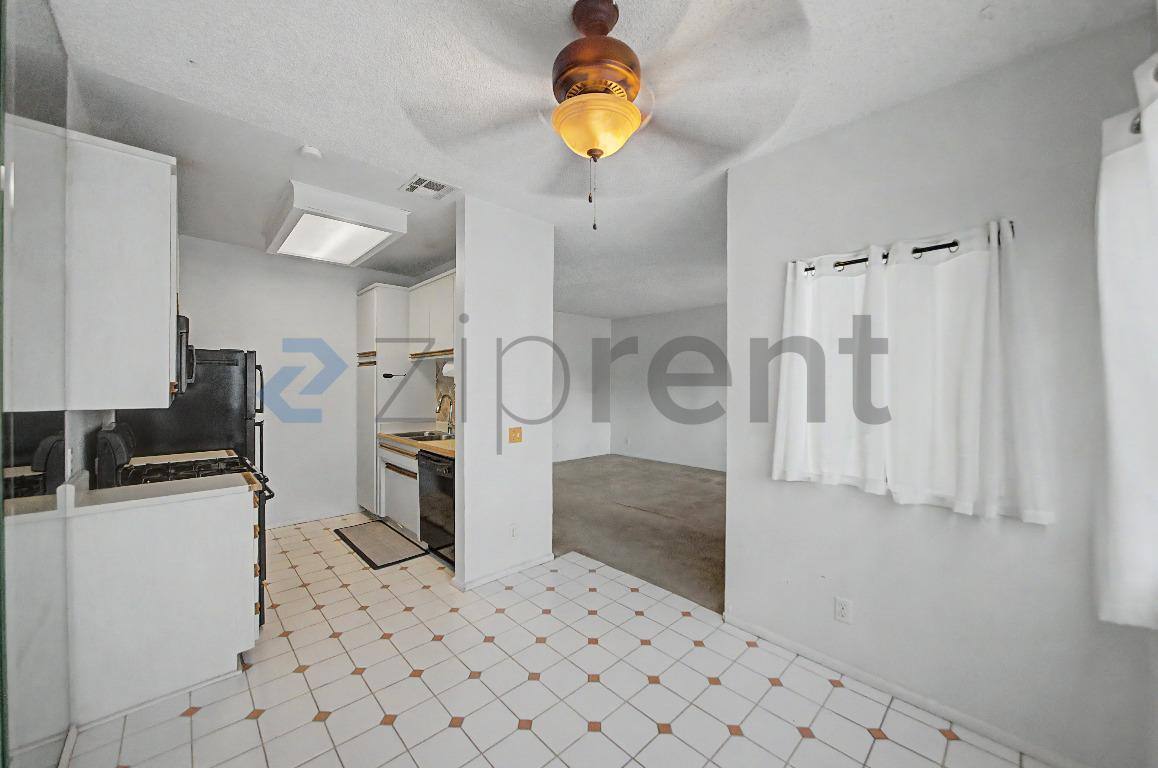 Apartment for rent at 158 Maegan Place #6, Thousand Oaks, CA 91362