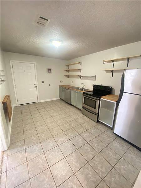 Condo for rent at 614 E Duffy St, Savannah, GA 31401