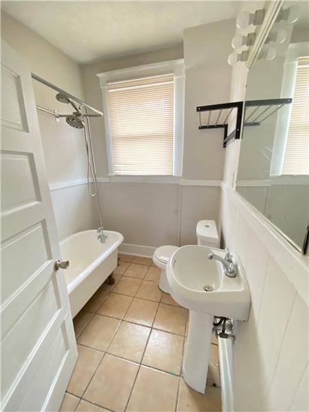 Apartment for rent at 1131-A SE 36th St, Savannah, GA 31404
