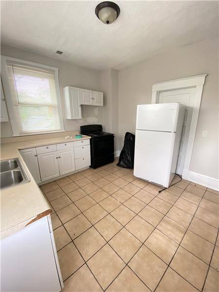 Apartment for rent at 1131-A SE 36th St, Savannah, GA 31404