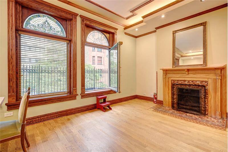 Apartment for rent at 33 E Division #3F, Chicago, IL 60610