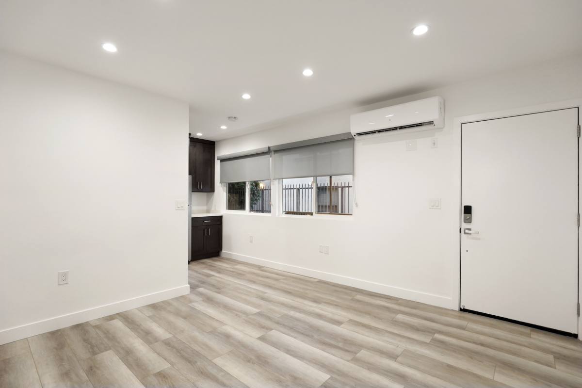 Apartment for rent at 410 Lucas Ave, Los Angeles, CA 90017