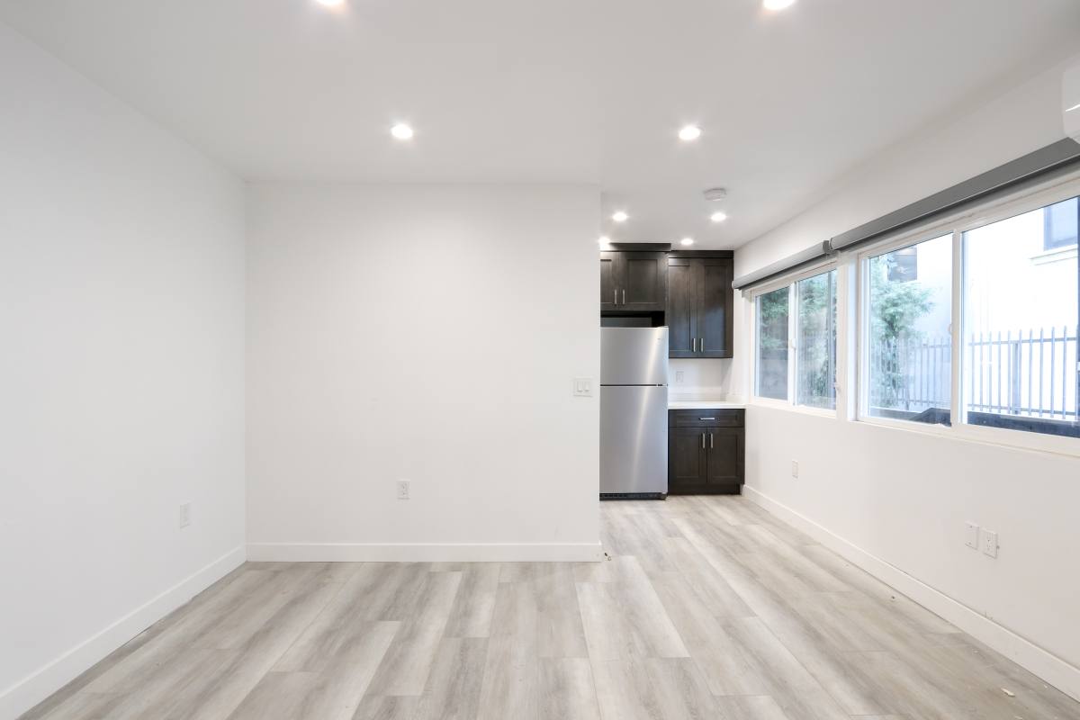 Apartment for rent at 410 Lucas Ave, Los Angeles, CA 90017