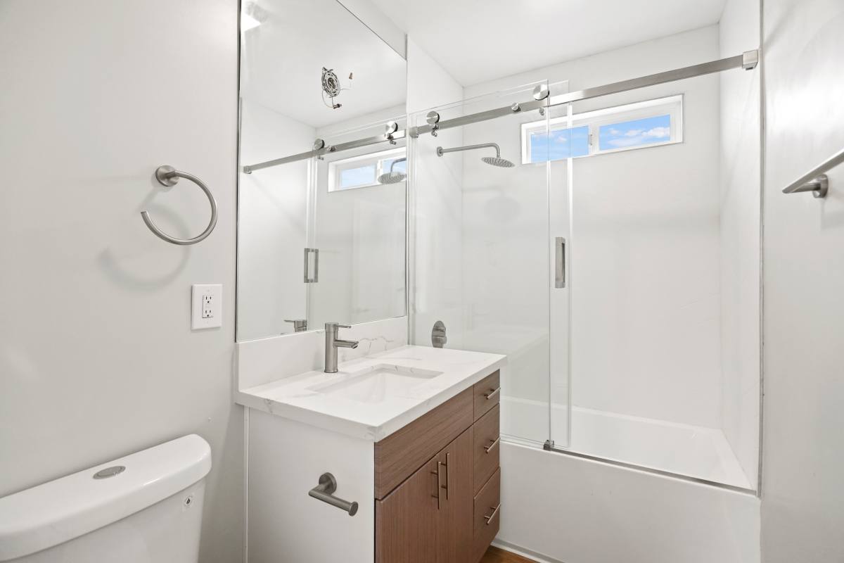 Apartment for rent at 1352 W 36th St, Los Angeles, CA 90007
