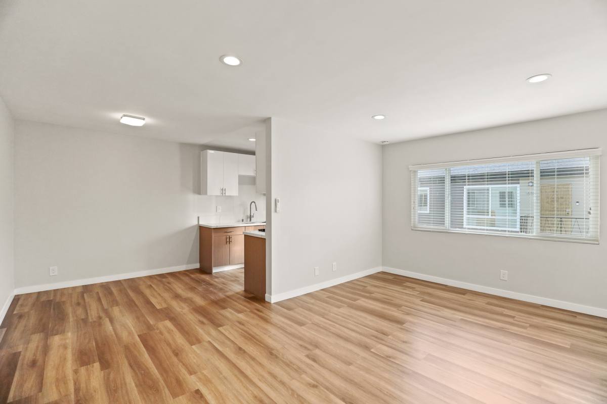 Apartment for rent at 1352 W 36th St, Los Angeles, CA 90007