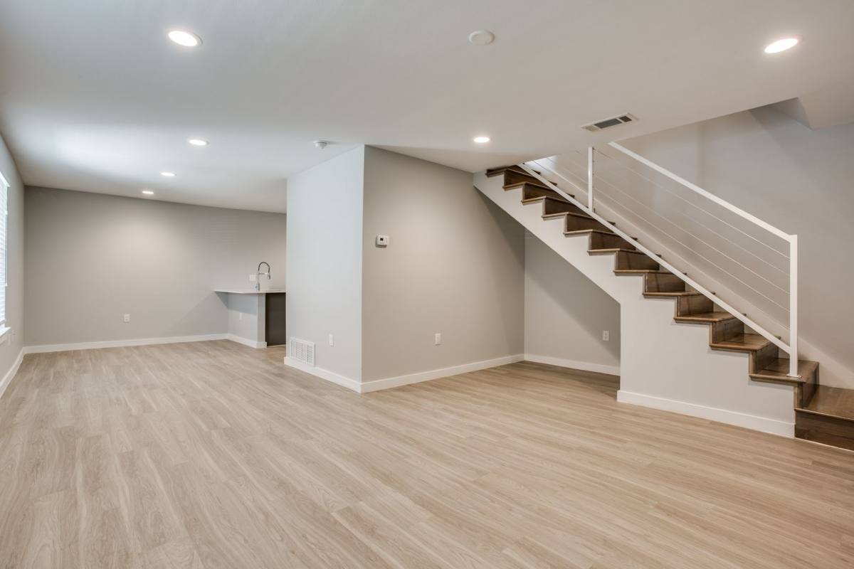 Apartment for rent at 3328 Cedarplaza, Dallas, TX 75219