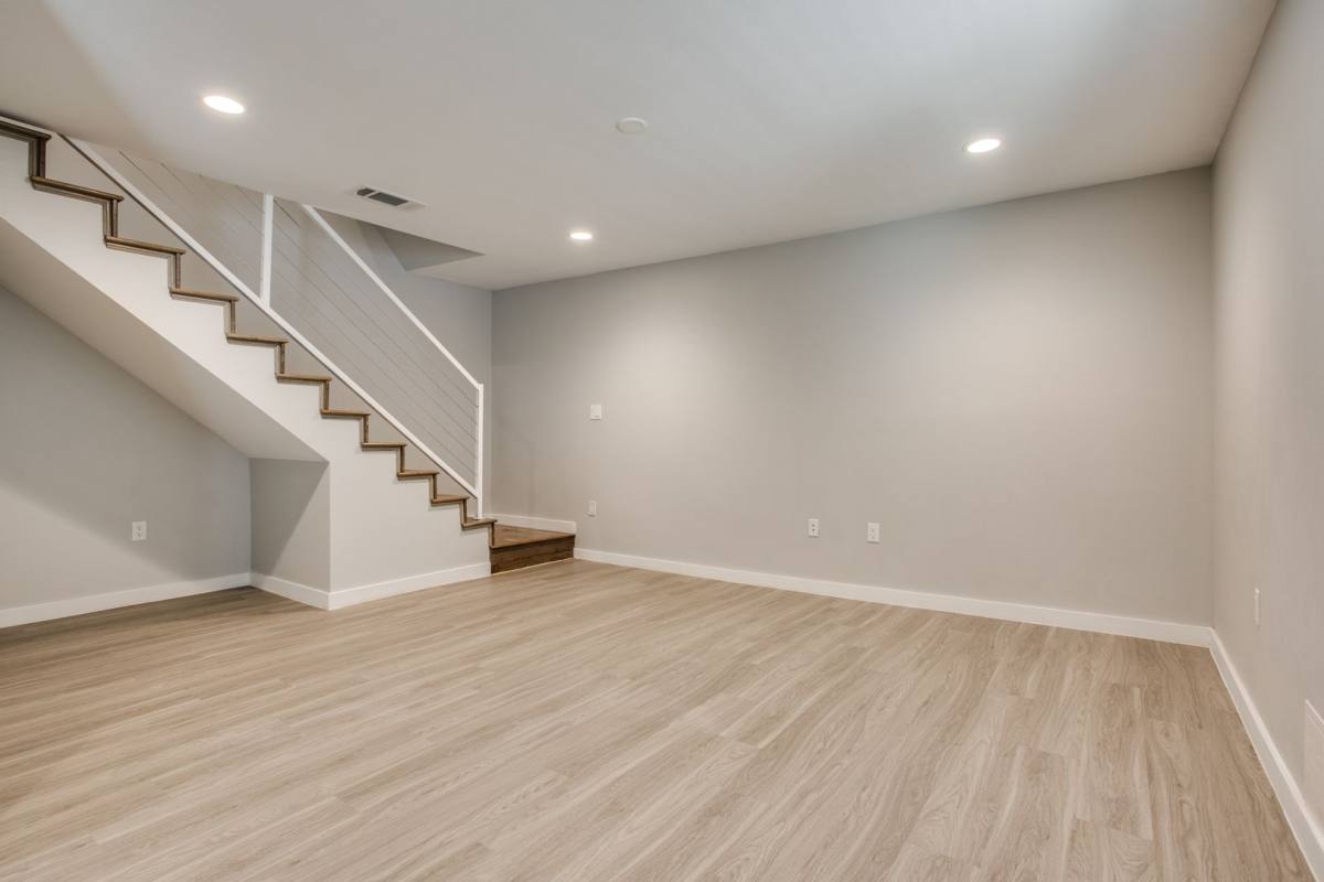 Apartment for rent at 3328 Cedarplaza, Dallas, TX 75219
