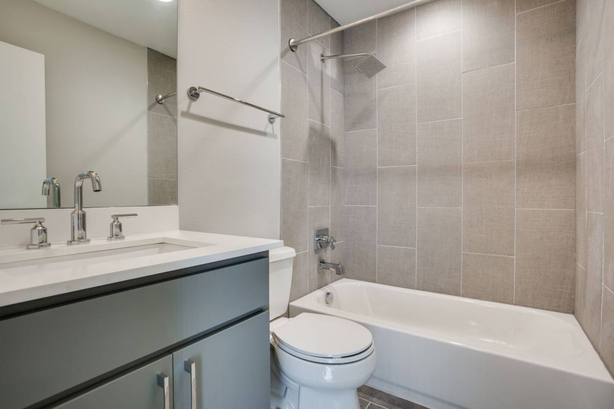 Apartment for rent at 3328 Cedarplaza, Dallas, TX 75219