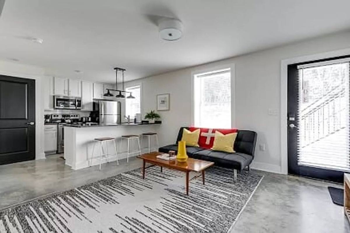Apartment for rent at 3005 E Franklin St, Richmond, VA 23223
