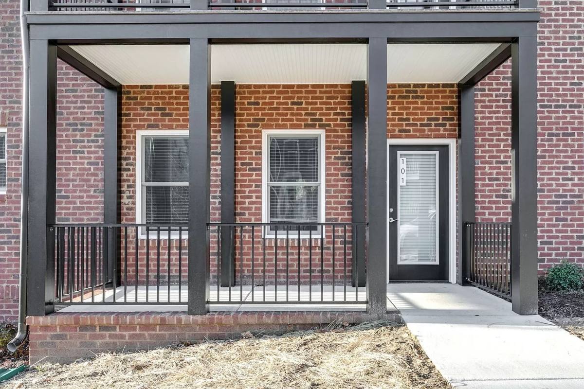 Apartment for rent at 3005 E Franklin St, Richmond, VA 23223