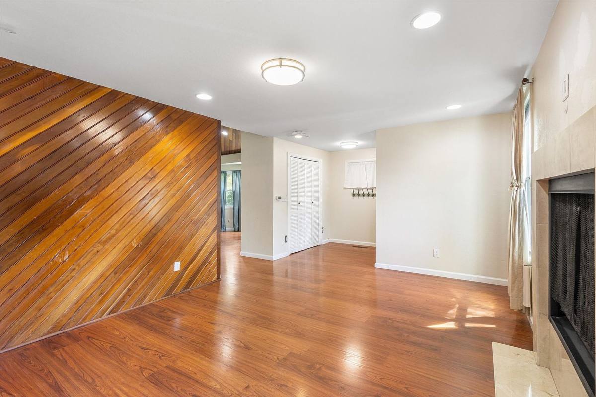 House for rent at 1824 9th St, Alameda, CA 94501