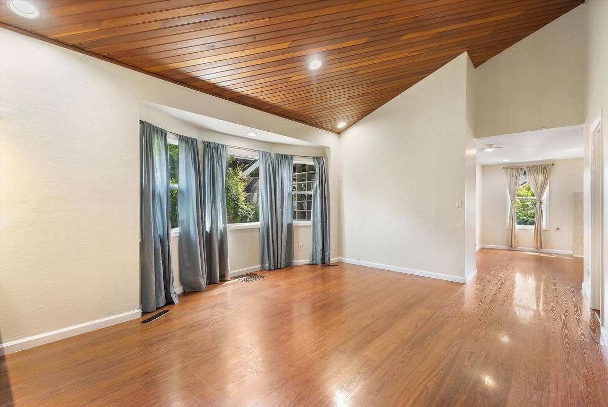 House for rent at 1824 9th St, Alameda, CA 94501