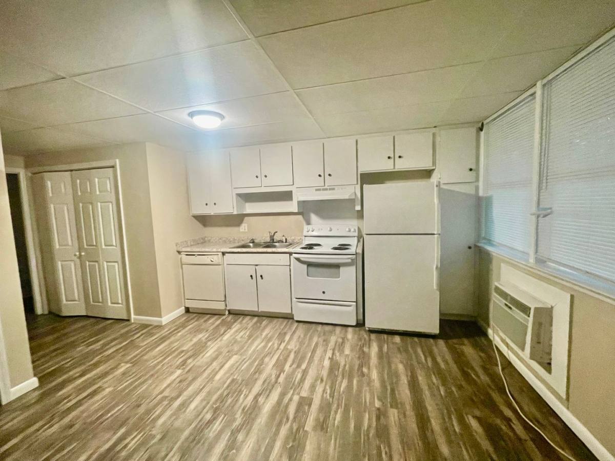 Apartment for rent at 312 E J St, Newton, NC 28658