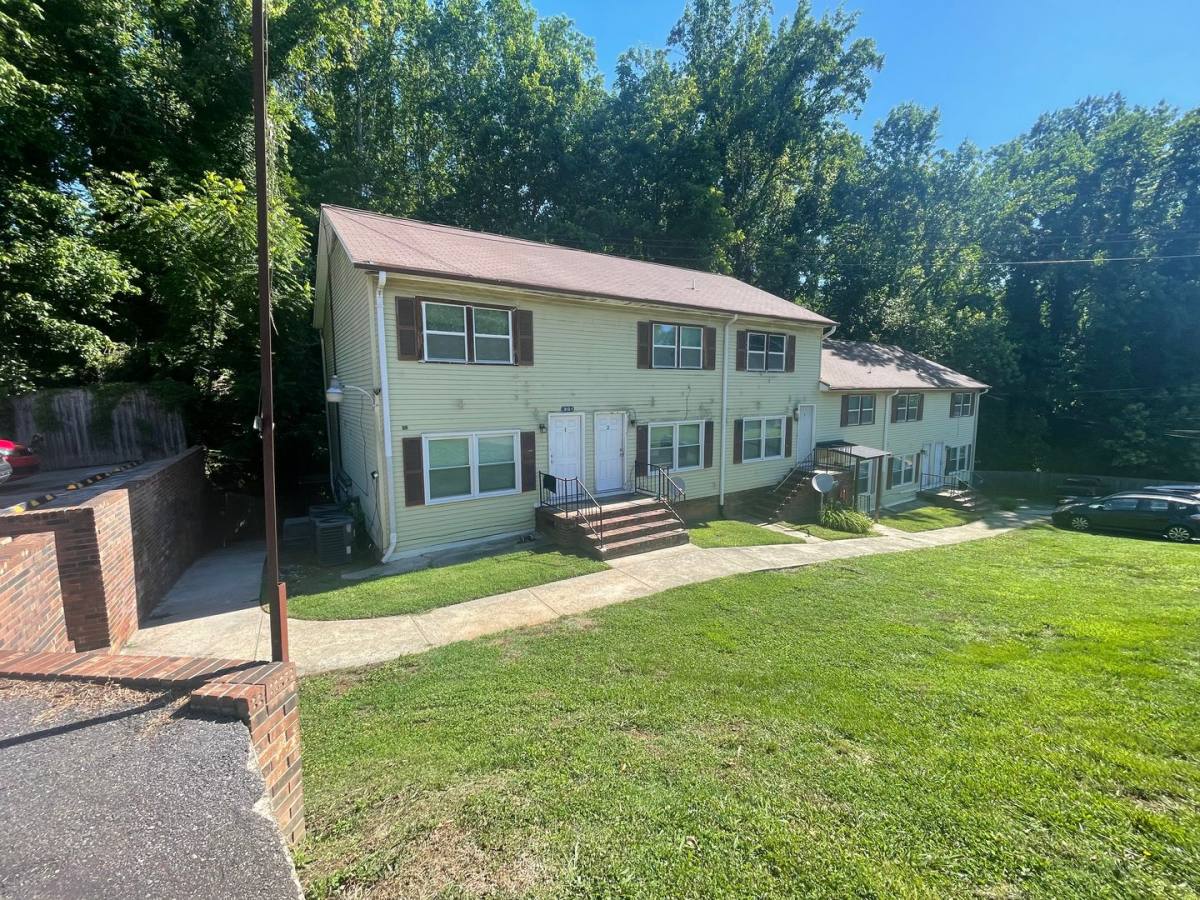 Apartment for rent at 312 E J St, Newton, NC 28658