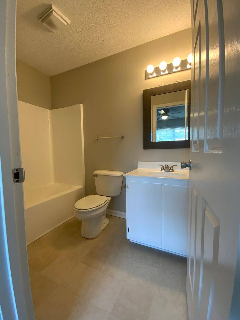 Townhouse for rent at 601 Pelletier Loop Rd, Swansboro, NC 28584
