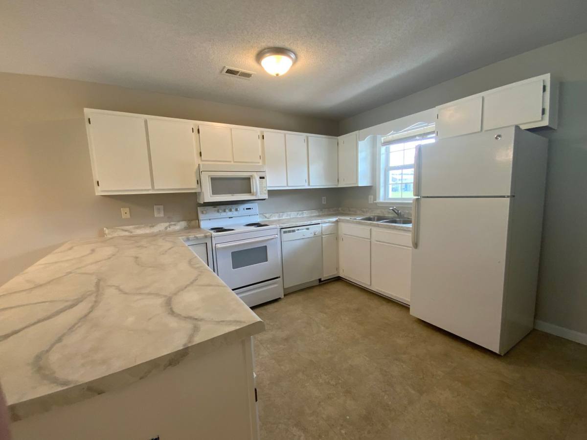 Townhouse for rent at 601 Pelletier Loop Rd, Swansboro, NC 28584