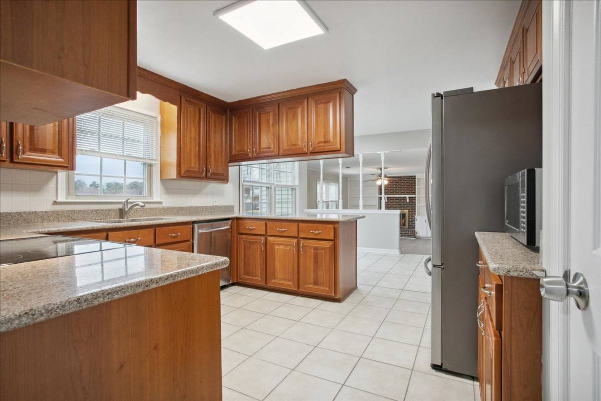 House for rent at 1 Sandpiper Court, Hampton, VA 23669