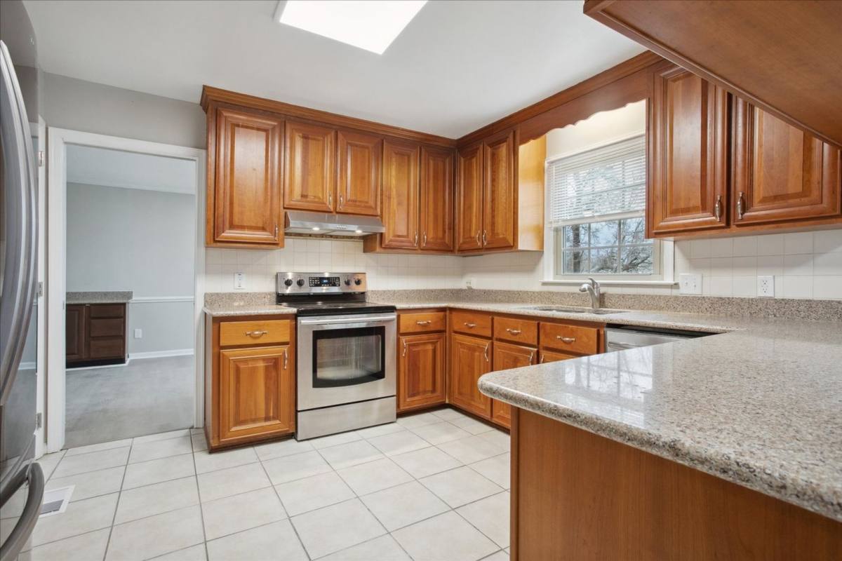 House for rent at 1 Sandpiper Court, Hampton, VA 23669