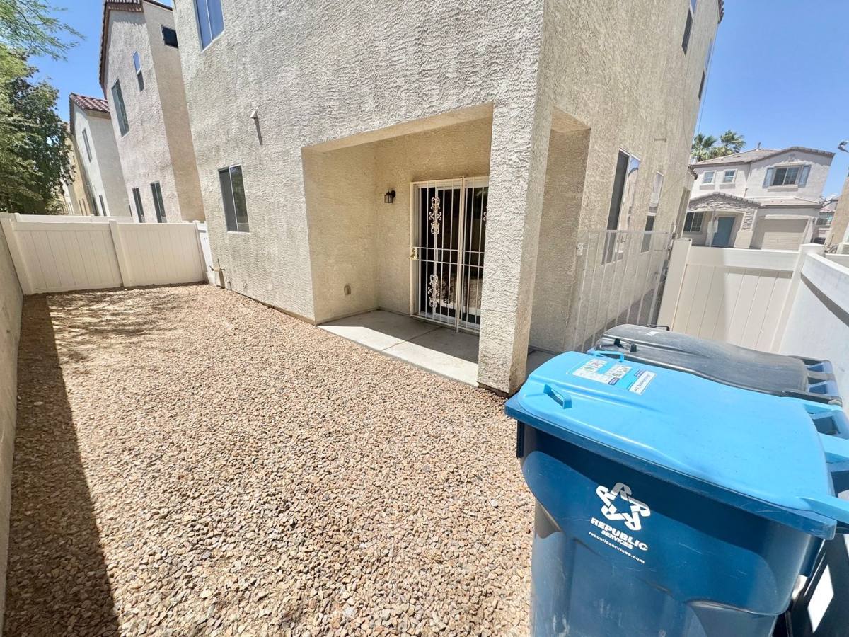 House for rent at 10424 Palm Village, Las Vegas, NV 89183