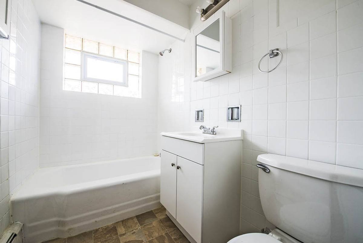 Apartment for rent at 14123-25 S Tracy Ave, Riverdale, IL 60827