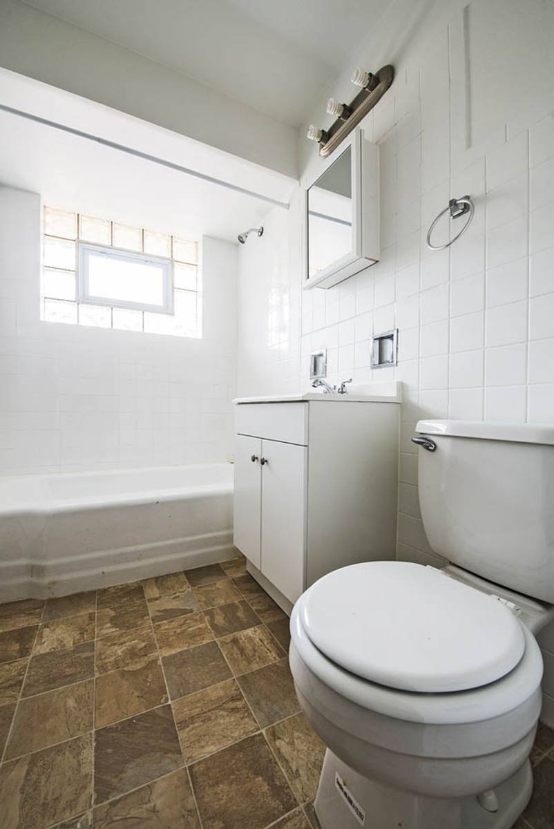 Apartment for rent at 14123-25 S Tracy Ave, Riverdale, IL 60827
