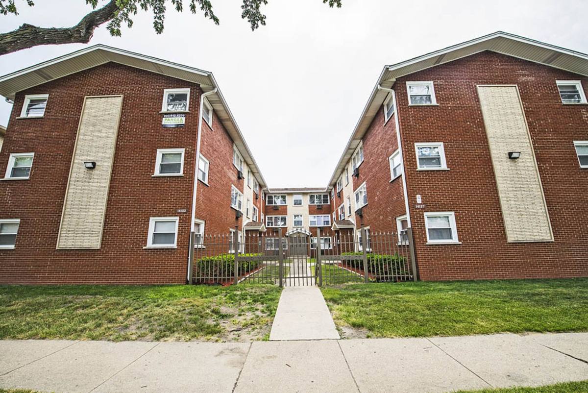 Apartment for rent at 14123-25 S Tracy Ave, Riverdale, IL 60827