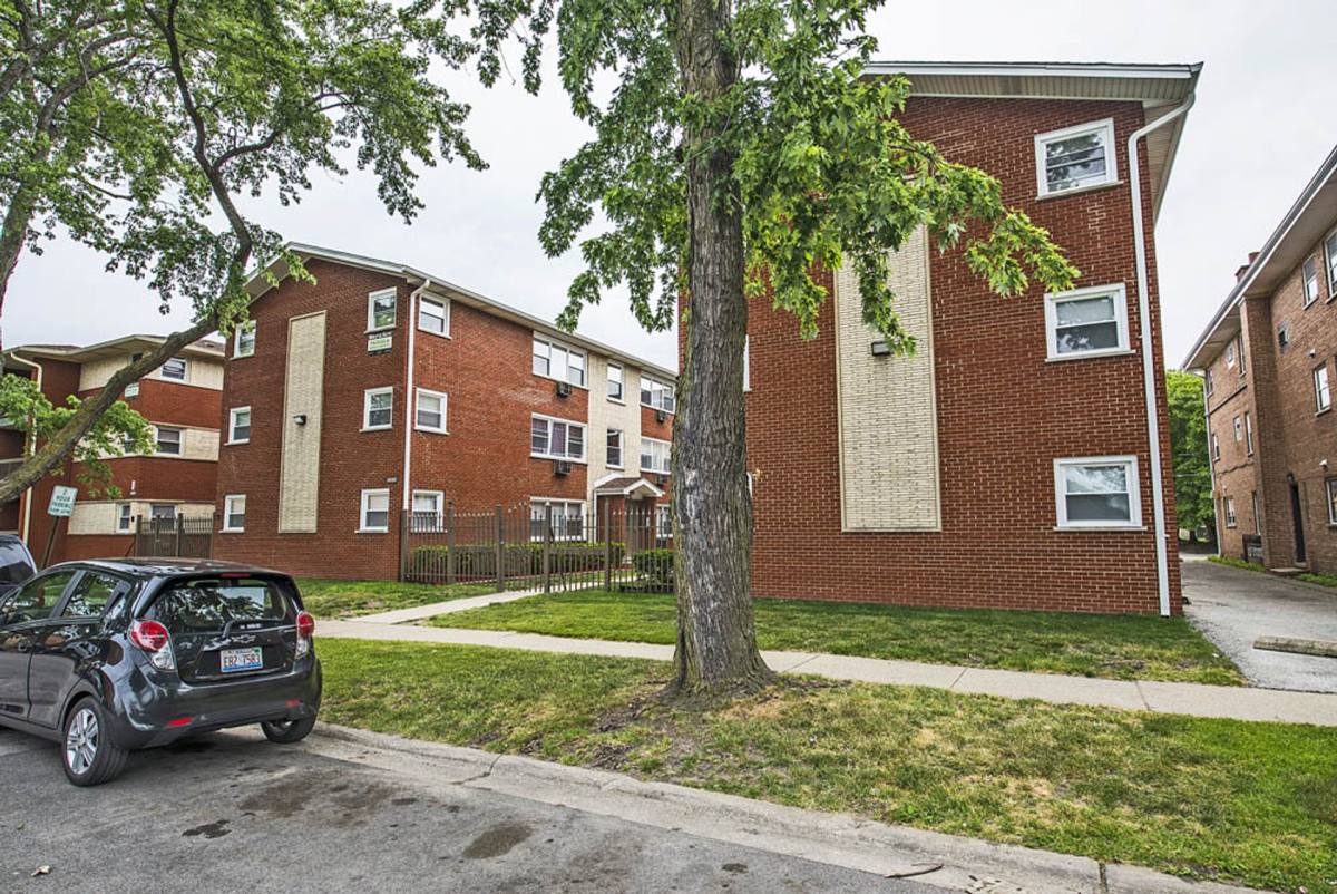 Apartment for rent at 14123-25 S Tracy Ave, Riverdale, IL 60827