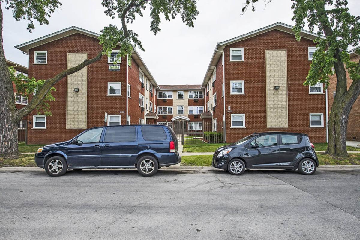 Apartment for rent at 14123-25 S Tracy Ave, Riverdale, IL 60827