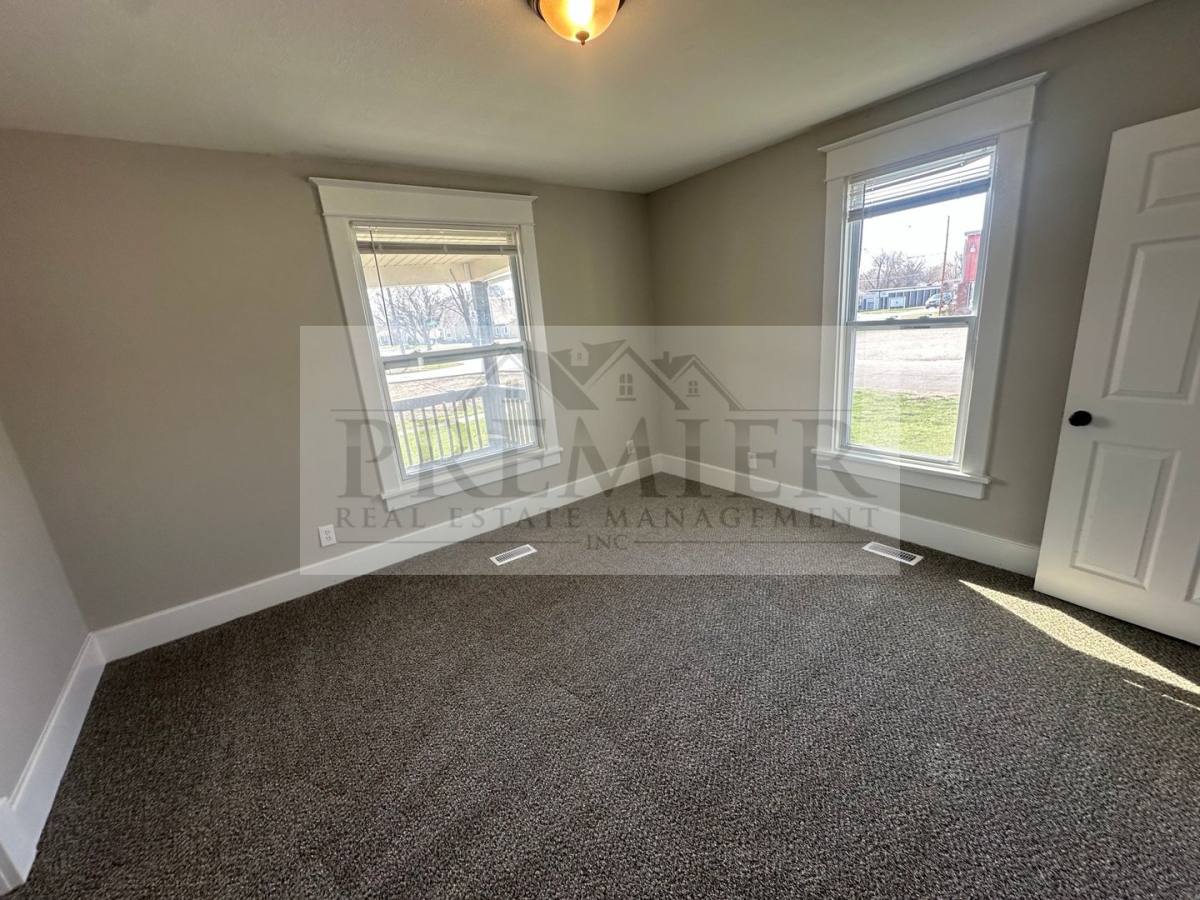 House for rent at 184 W N St, Peculiar, MO 64078