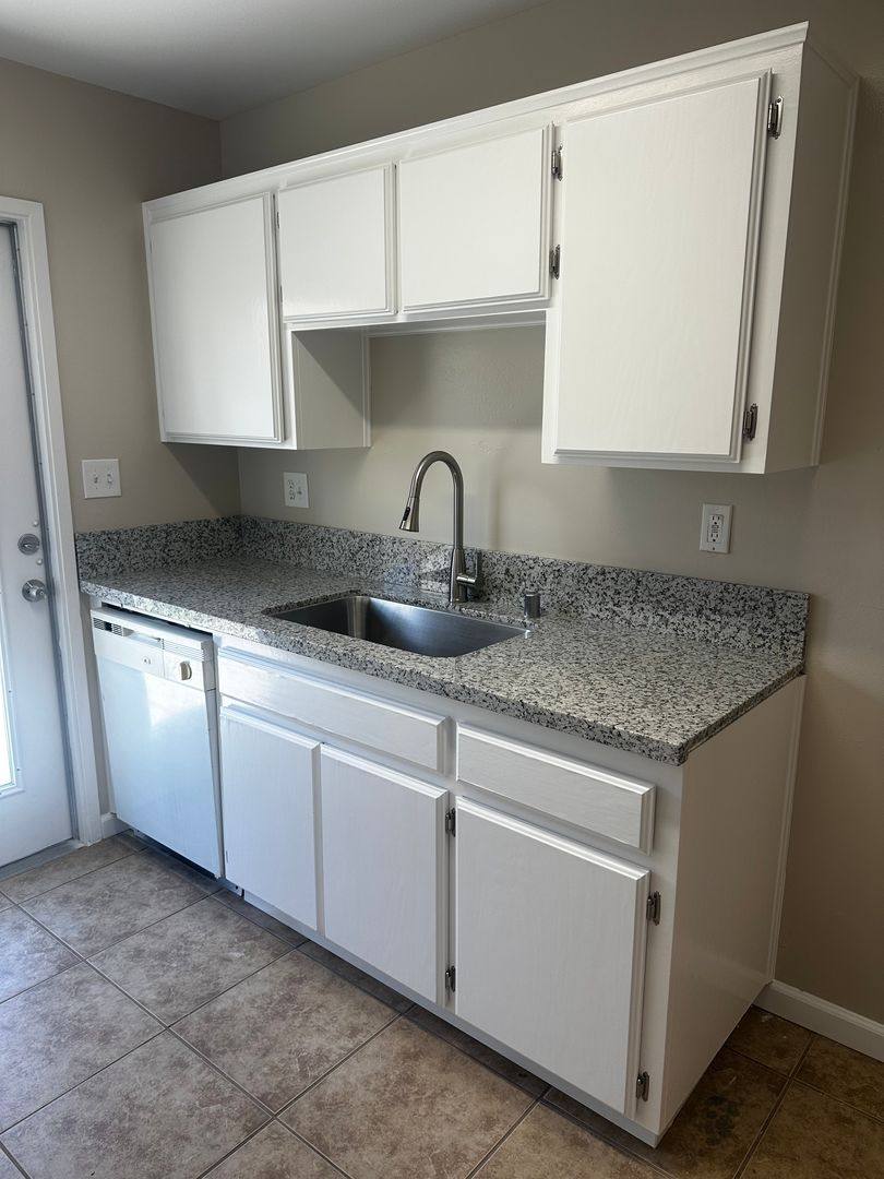 Apartment for rent at 5213 S H St, Bakersfield, CA 93304