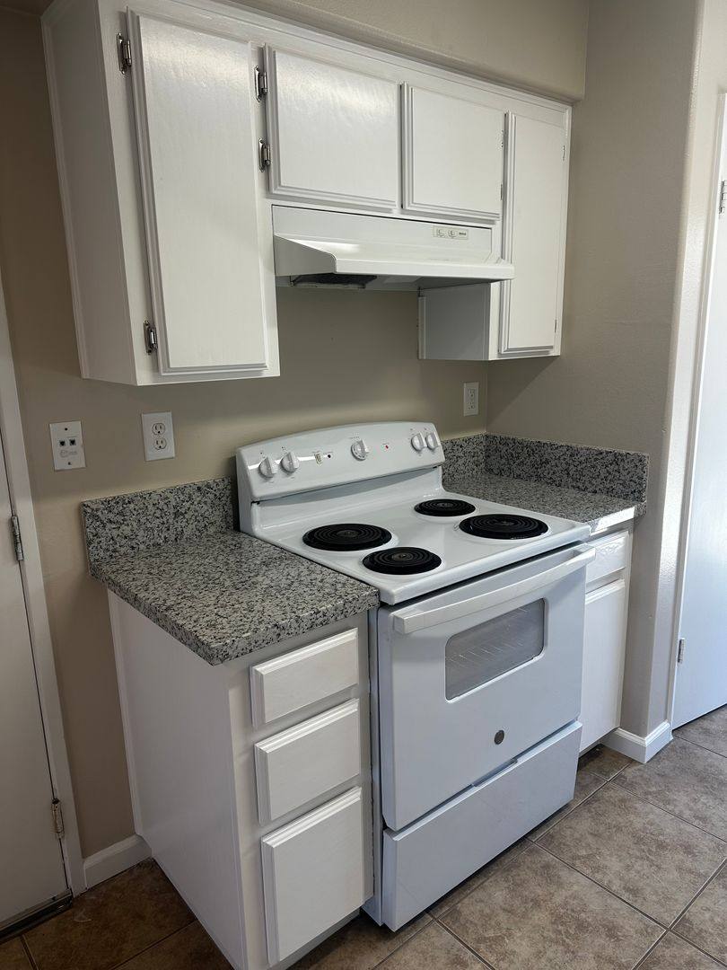 Apartment for rent at 5213 S H St, Bakersfield, CA 93304