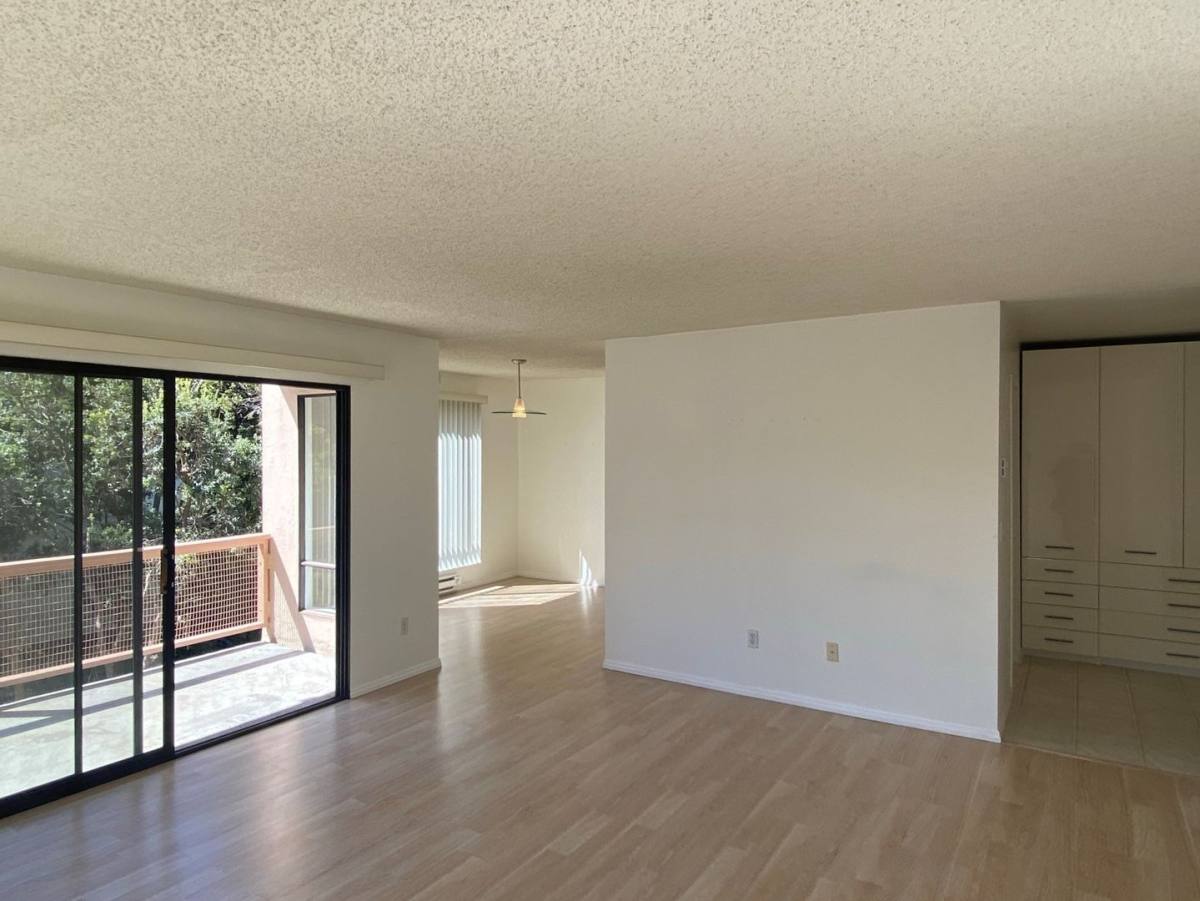 Apartment for rent at 6 Admiral Dr, Emeryville, CA 94608