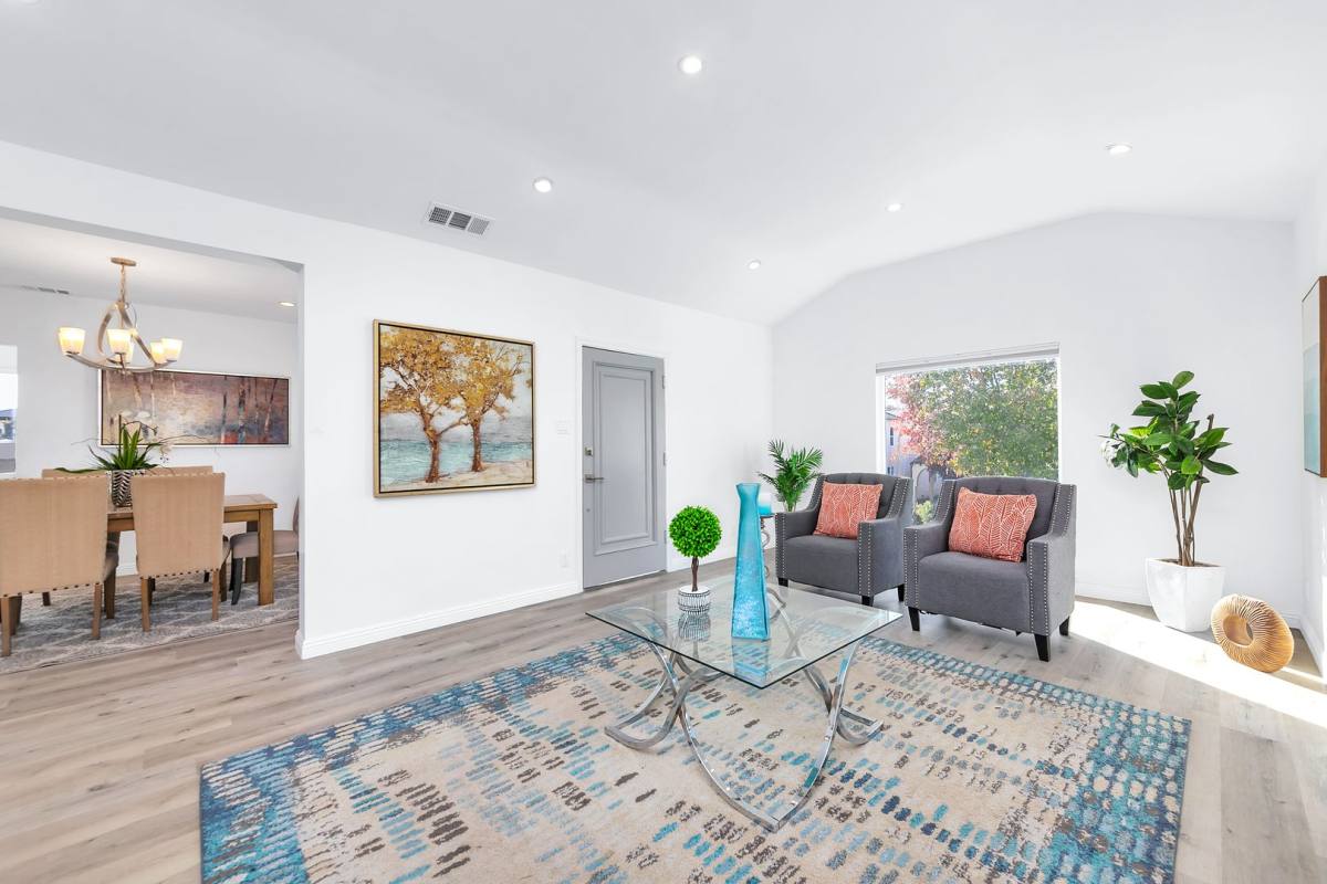 Apartment for rent at 1510 S Durango Ave, Los Angeles, CA 90035