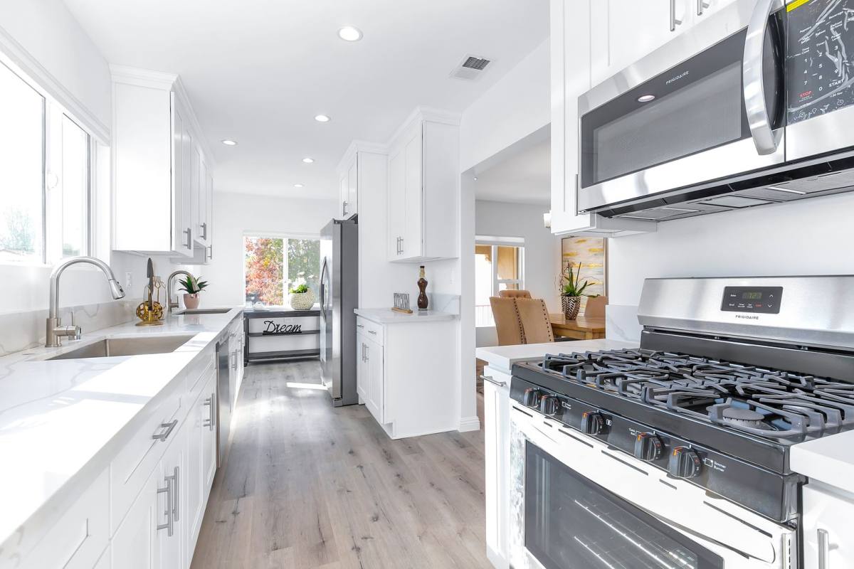 Apartment for rent at 1510 S Durango Ave, Los Angeles, CA 90035